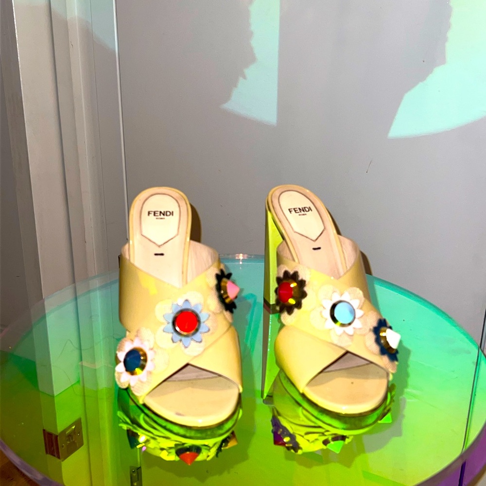 Fendi flowerland patent leather heels